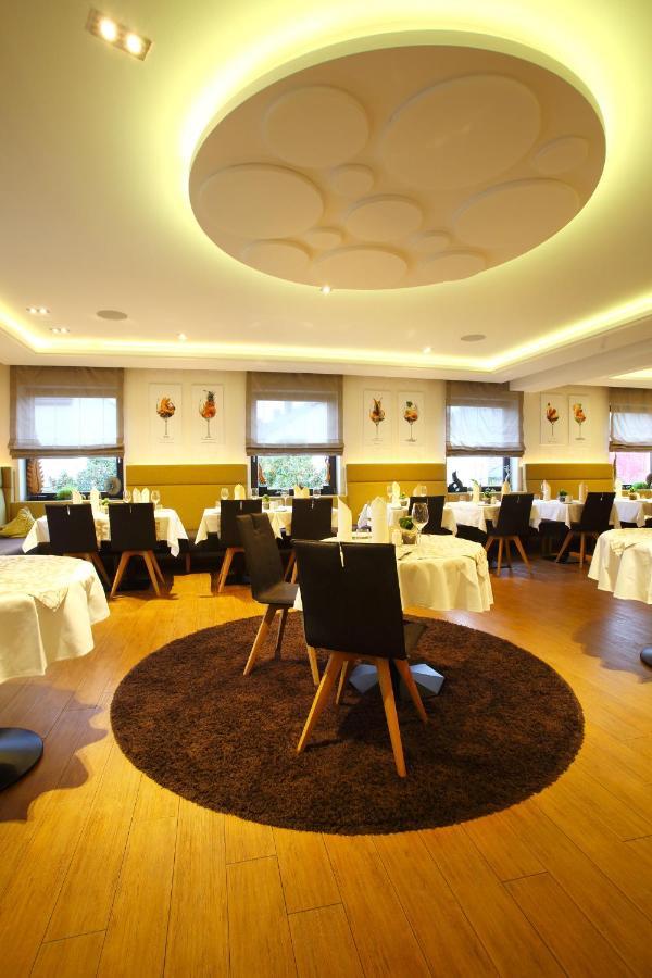Hotel Weingut Matthias Dostert / Culinarium Nittel Esterno foto
